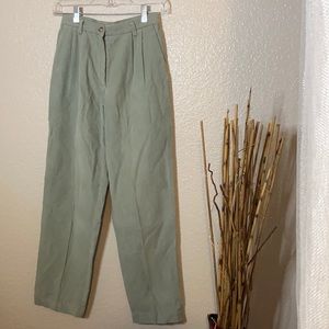 grunge||alt||boho||vintage||western|| sagegreen corduroy straight leg mom jeans